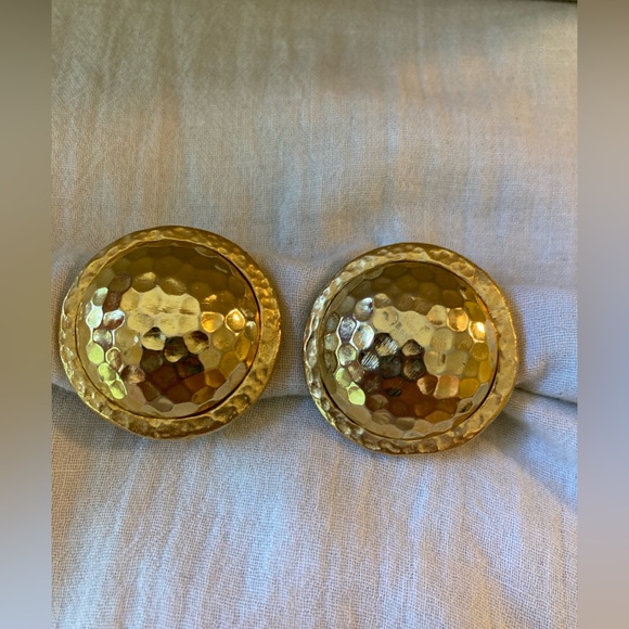 Kenneth Jay Lane KJL‎ Round Hammered Vintage Clip on Earrings - Picture 3 of 8